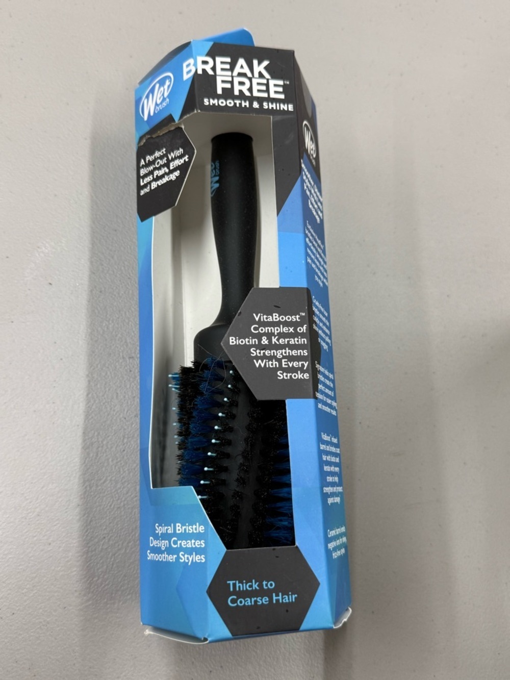 Wet Brush Break Free Round Brush - Black with Blue Bristles